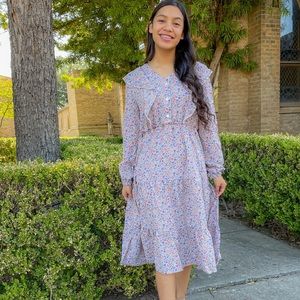 Floral midi dress with functional buttons and elastic waist